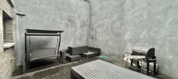 6 bedrooms House in Bagnolet, France No. 358539 5