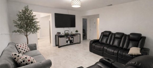 3 bedrooms Villa for sale in Miami, Miami-Dade, Florida, USA № 614412 12