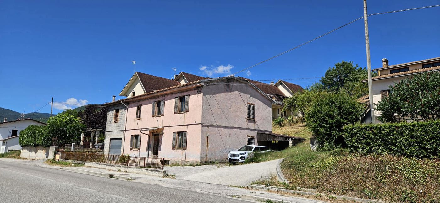 5-Zimmer Haus in Scoppito, Italy, Nr. 390164