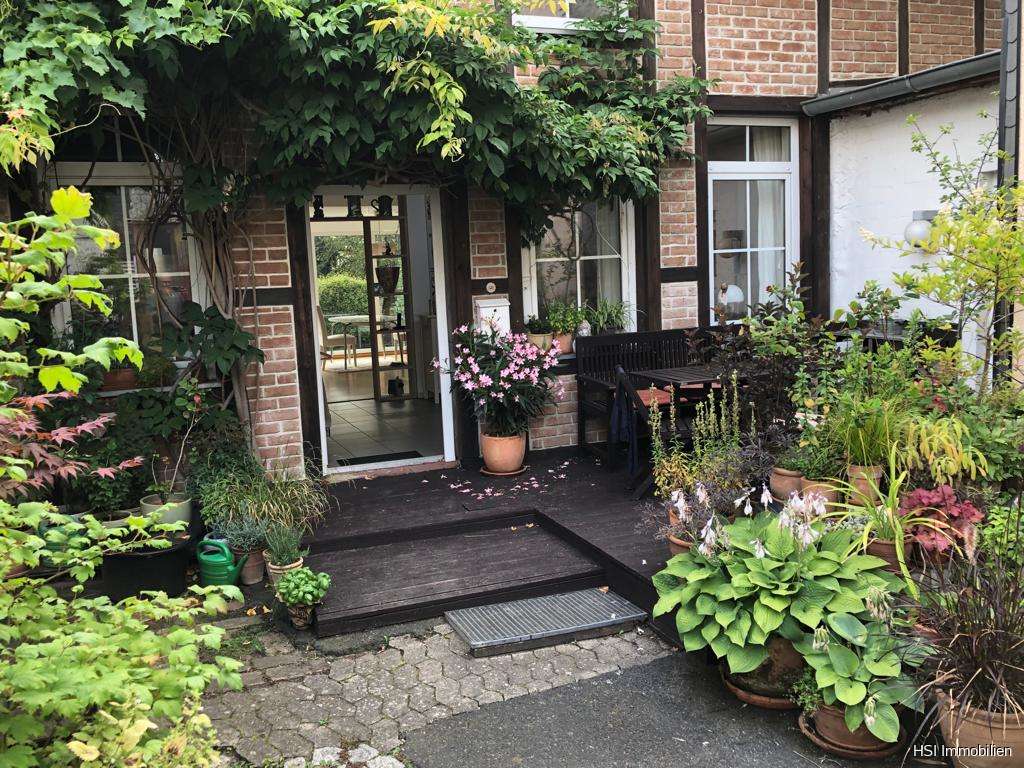 Здание с 9 спальнями в Брауншвейг, Германия № 107100