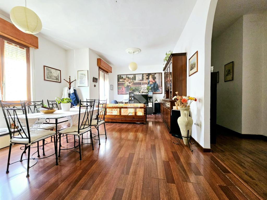 Квартира с 3 спальнями в Куарту Сант'Элена, Италия № 50730