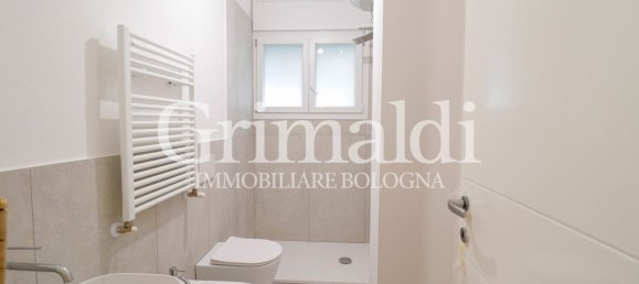 5 rooms Apartment in Bologna, Italy No. 11088 17