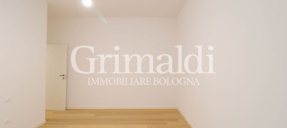 5 rooms Apartment in Bologna, Italy No. 11088 74
