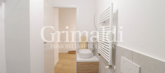 5 rooms Apartment in Bologna, Italy No. 11088 22