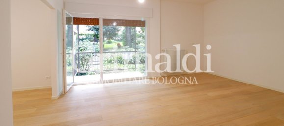 5 rooms Apartment in Bologna, Italy No. 11088 65