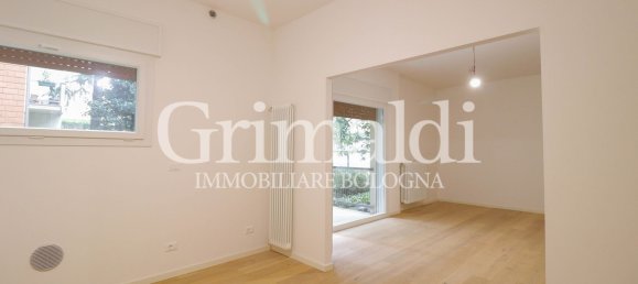 5 rooms Apartment in Bologna, Italy No. 11088 55