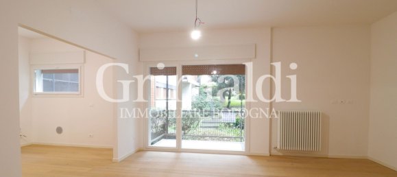 5 rooms Apartment in Bologna, Italy No. 11088 60