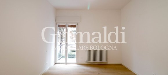 5 rooms Apartment in Bologna, Italy No. 11088 5