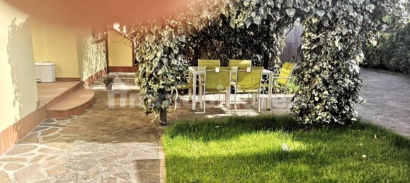 5 rooms House in Carrara, Italy No. 80914 9