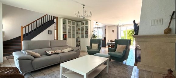 Casa de 4 dormitorios en Bouffemont, France No. 359573 2