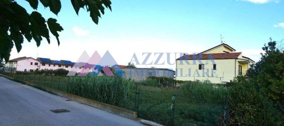 1 room Land in Montenero di Bisaccia, Italy No. 130134 2