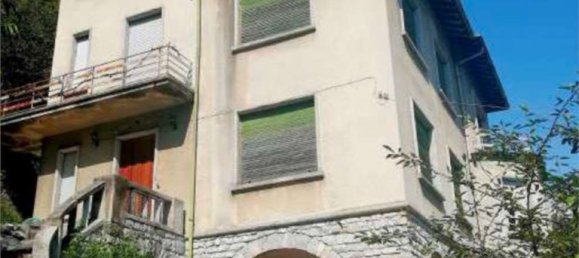 5 rooms Villa in Valbrona, Italy No. 2830 2