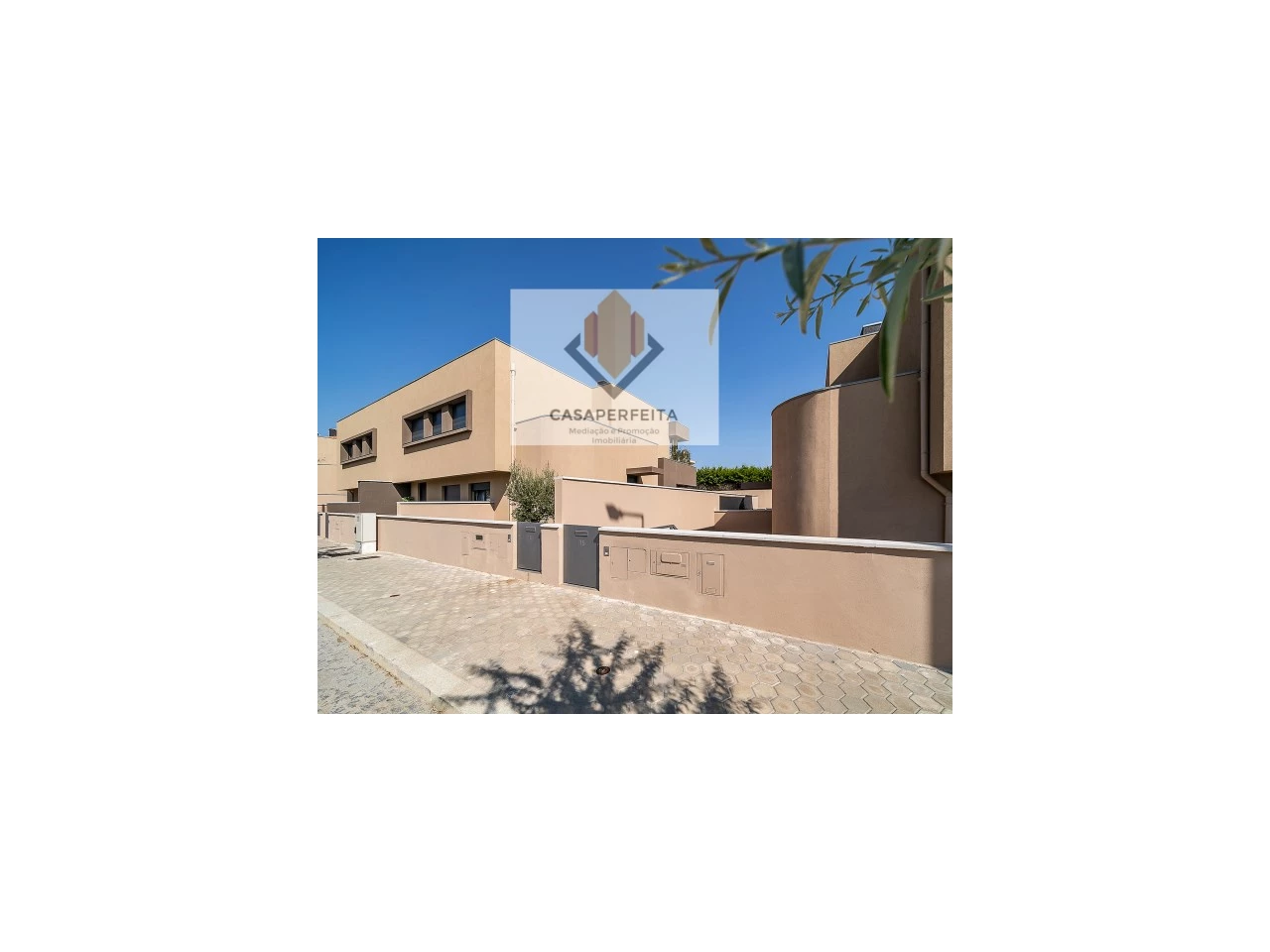 3 bedrooms House in Madalena, Portugal No. 139101