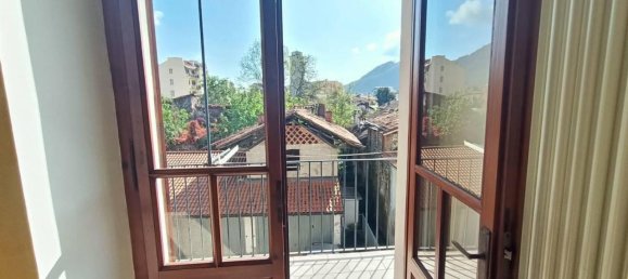 4 rooms Apartment in Borgosesia, Italy No. 29997 8