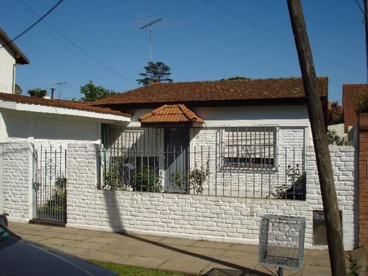 2 bedrooms House in San Miguel, Argentina No. 19699