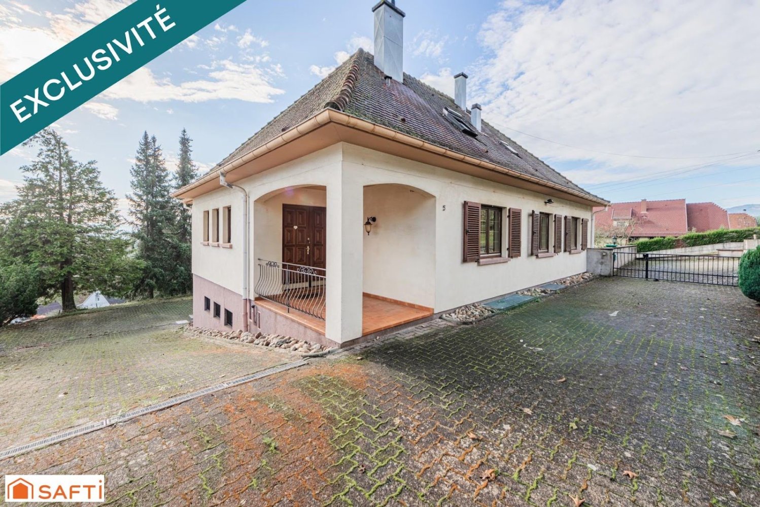 3 bedrooms House in Ville, France No. 211059