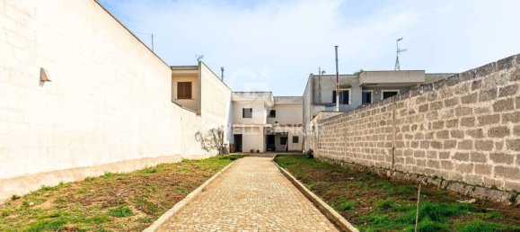 Дом с 4 спальнями в Martignano, Италия № 120221 16