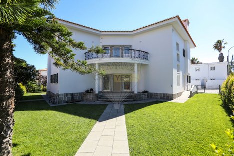 9 bedrooms House in Cascais, Portugal No. 36191