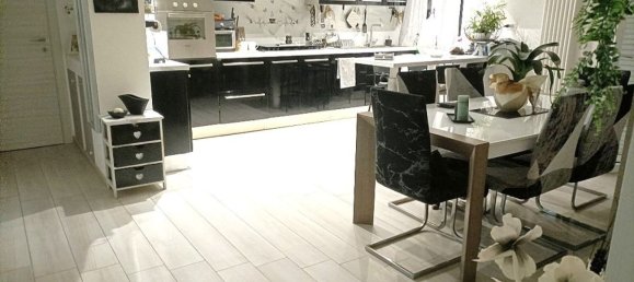 5 غرف نوم شقة في Urbino, Italy رقم 188272 3