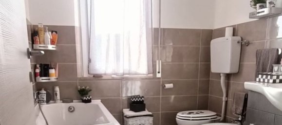 5 غرف نوم شقة في Urbino, Italy رقم 188272 10