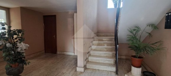 3 rooms Apartment in Bari, Italy No. 39580 2