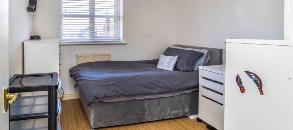 4 bedrooms House in Dunstable, United Kingdom No. 2117 12