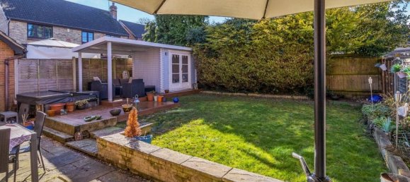 4 bedrooms House in Dunstable, United Kingdom No. 2117 22