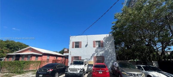terreno en venta en Miami, Miami-Dade, Florida, USA № 615913 2