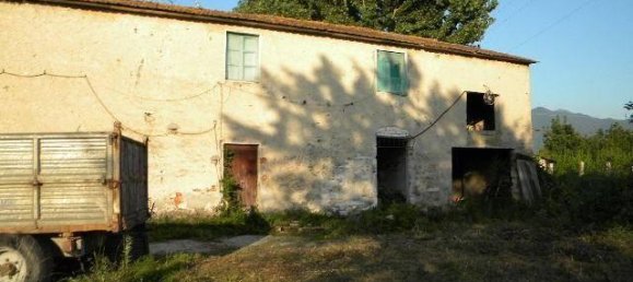 12-Zimmer Haus in Pietrasanta, Italy, Nr. 175752 2
