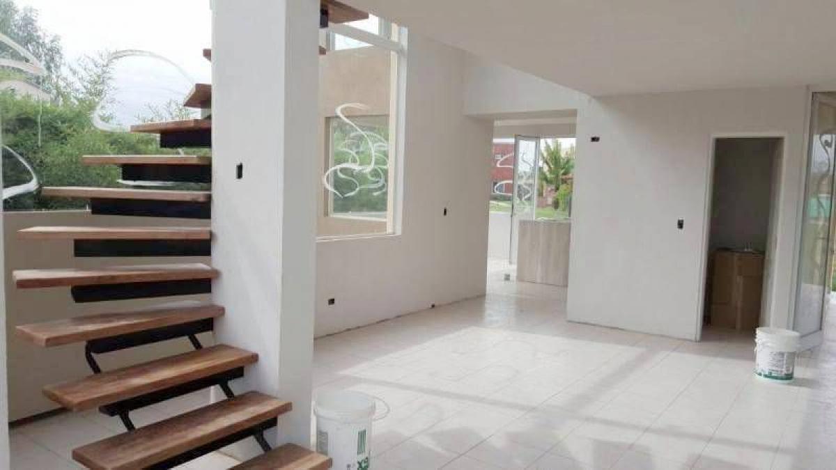 3 bedrooms House in Pilar, Argentina No. 81938