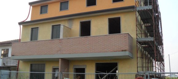 2 Schlafzimmer Haus in Chioggia, Italy, Nr. 53180 3