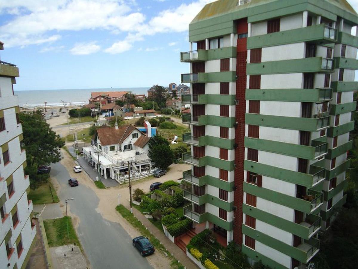 3 bedrooms Apartment in Mar del Plata, Argentina No. 67858
