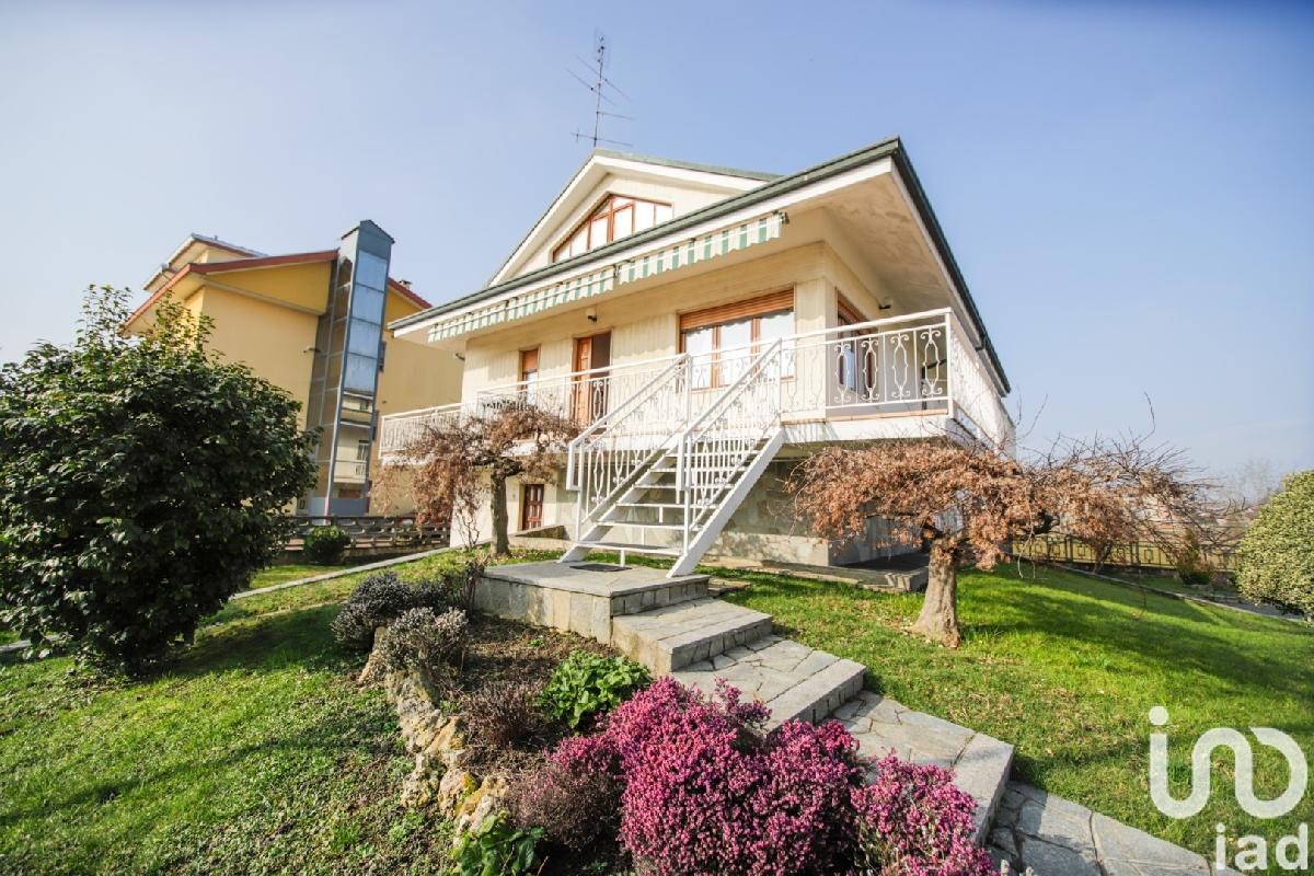 6 bedrooms Villa in Volpiano, Italy No. 332828