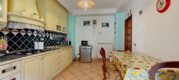 3 Schlafzimmer Wohnung in Minucciano, Italy, Nr. 234542 6