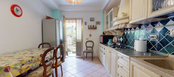 3 Schlafzimmer Wohnung in Minucciano, Italy, Nr. 234542 5