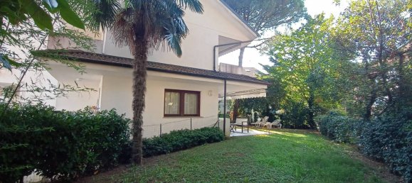 3 bedrooms House in Udine, Italy No. 140527 12