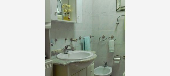 3 rooms Apartment in Turin, Italy No. 261466 7
