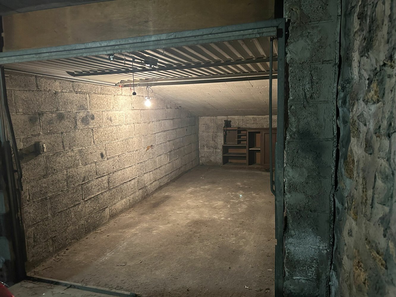 13m² Garage in Paris, France No. 169672