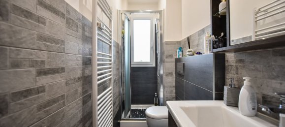 5غرفة شقة في Turin, Italy رقم 82279 9