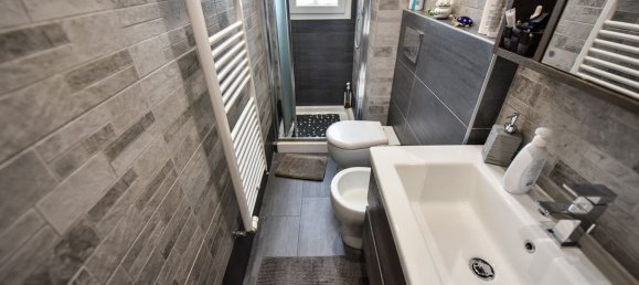 5غرفة شقة في Turin, Italy رقم 82279 10