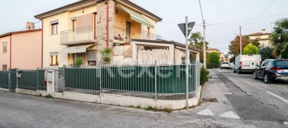 3 rooms Villa in Padua, Italy No. 36044 27