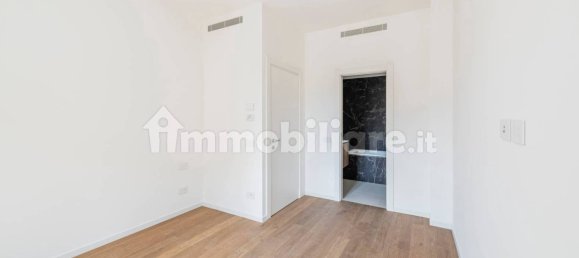 2 bedrooms Apartment in Milan, Italy No. 327533 4