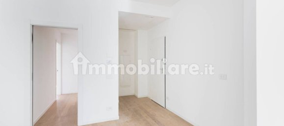 2 bedrooms Apartment in Milan, Italy No. 327533 24