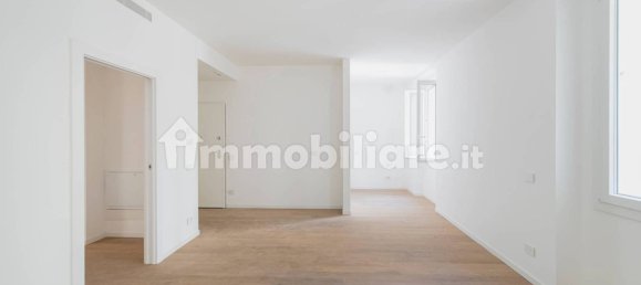 2 bedrooms Apartment in Milan, Italy No. 327533 34
