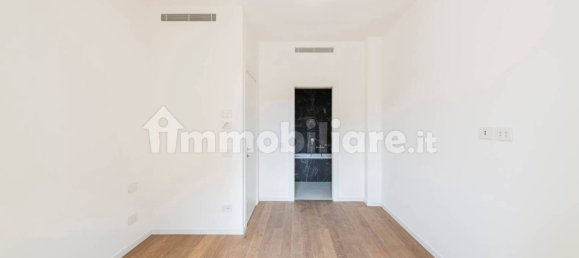 2 bedrooms Apartment in Milan, Italy No. 327533 5