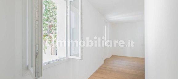 2 bedrooms Apartment in Milan, Italy No. 327533 33