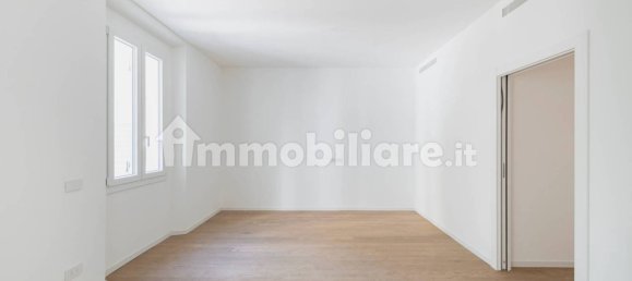 2 bedrooms Apartment in Milan, Italy No. 327533 27