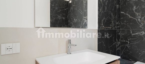 2 bedrooms Apartment in Milan, Italy No. 327533 8