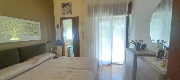 3 Schlafzimmer Wohnung in Naples, Italy, Nr. 319846 15