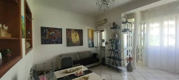 3 Schlafzimmer Wohnung in Naples, Italy, Nr. 319846 8